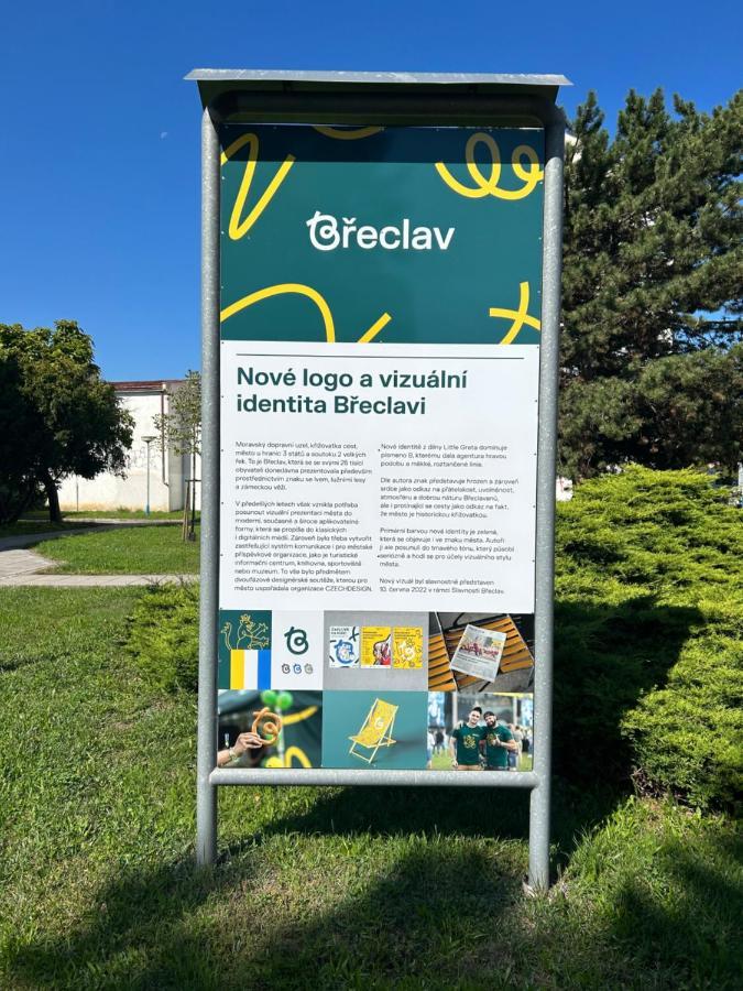 Apartamento Stromoradni 17 Břeclav Exterior foto
